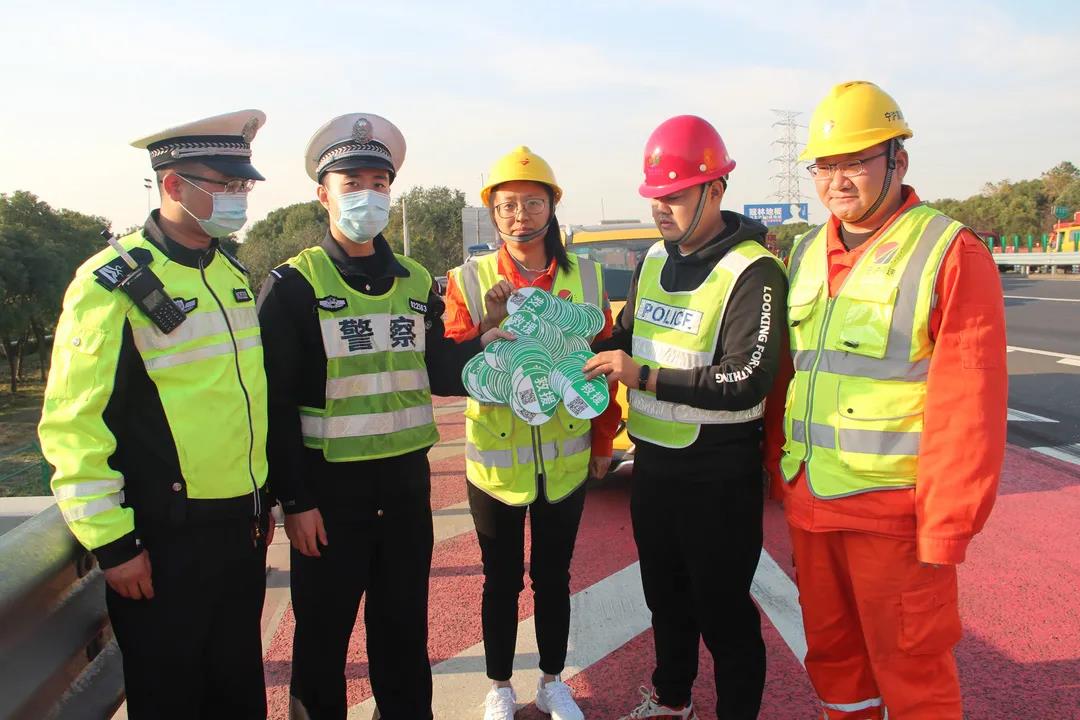 1637630506943089668.jpg 2.jpg